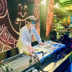 Disc Jockey Tram