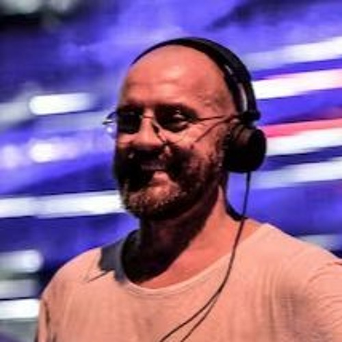 DJ Zacharias Adrian’s avatar