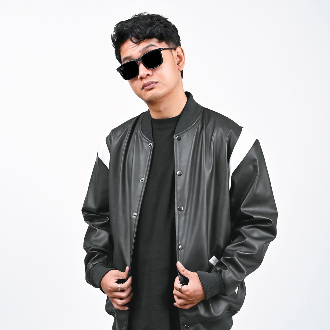 Stream Ham Ilham music | Listen to songs, albums, playlists for