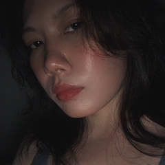 môi đỏ sao mắt cũng đỏ ?