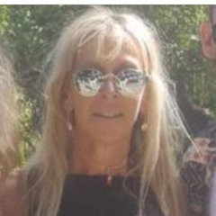 Suzi M