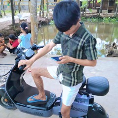 Bé Bông