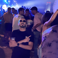 dj shayatias on de set