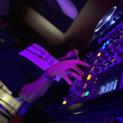 DJ Tiyhen