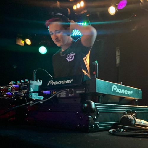 DJ Nuzzles’s avatar