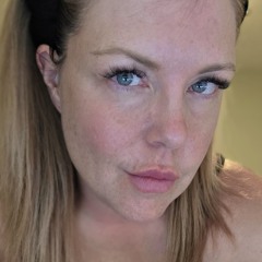 Lizzie Blu