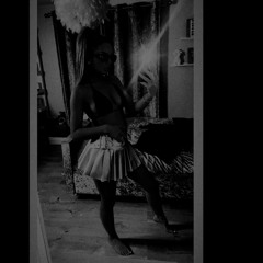 dionneee X