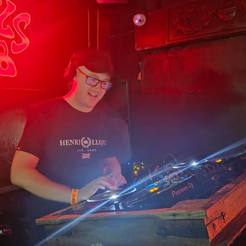 Alex Threat artist photo