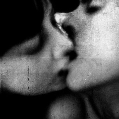 kiss me, im contagious