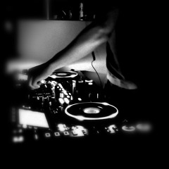 × TECHCOM ×