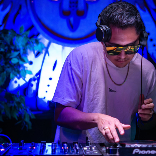 Stream DJ Cheeno music | Listen to songs, albums, playlists for free on ...