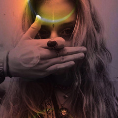 𓊗 Hannah Luna 𓊗 मुक्तिवत्