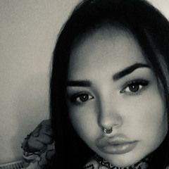 chloe warnock
