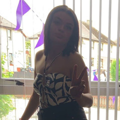 lana 🍹🎶🕺🏼