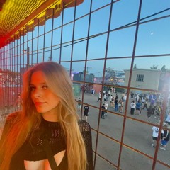 <3