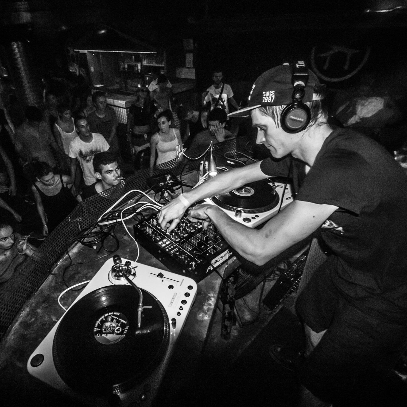 Dj 2diou