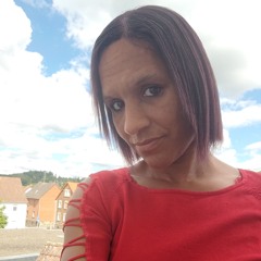 Jenn Holle