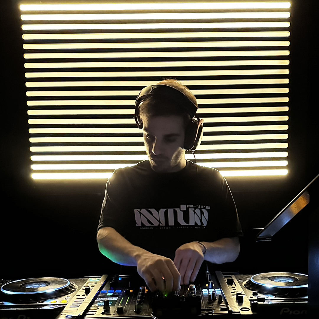 Stream KG Mix Series - #3 Full throttle & late on the brakes by KG ...