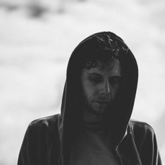 THOM NOVI