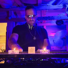 Ari Miller Live