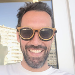 Tomás