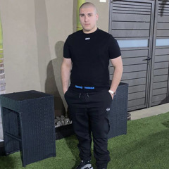 אלמוג בוחניק