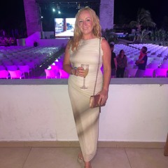 Leanne Arnold