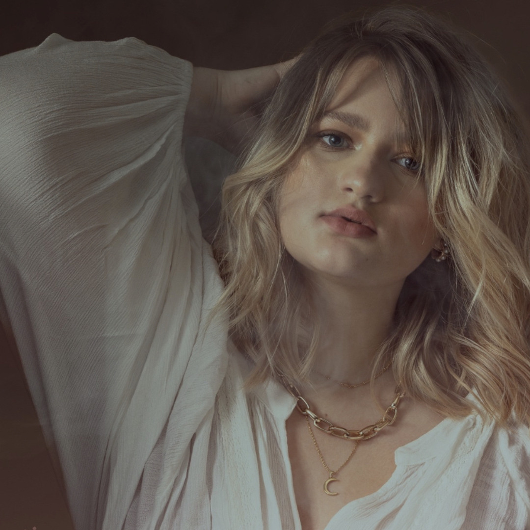 Stream Phoebe Austin music | Listen to songs, albums