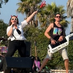 Lucy Für & Her Bad Habits