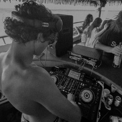 Ethan🌴