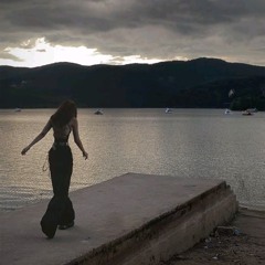 không em không cần