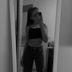 Аника Иванова