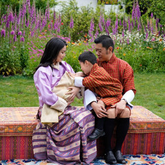 UgYeN TsHoMo