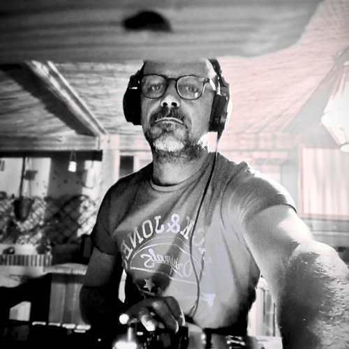 PREMIERE  Golan Zocher, Gux Jimenez, Mango - Only A Shadow (Dowden Remix) [Mango Alley]