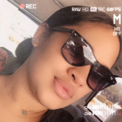 Lia Auga (blewlovah)