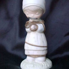 cursedbyuu (@frownupontheworld)