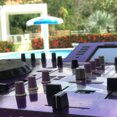 J O H A N  R E S T R E P O