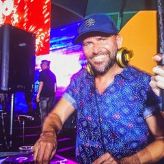 DJ 852 (Alex Gibbs)