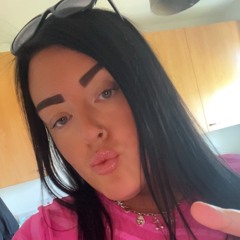 Laurie L x