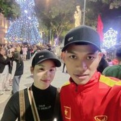 Chim Sẻ Đi Nắng
