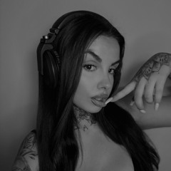 𝐠𝐢𝐢𝐥🎧🖤