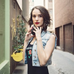 Red Lips & Headphones