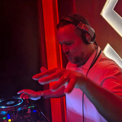 Mr W (DamonWhite)