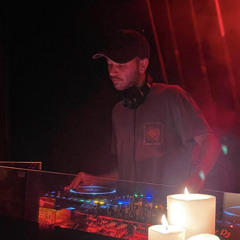 𝑻𝒐𝒎𝒎𝒚 𝑪𝒐𝒎𝒑𝒍𝒆𝒙