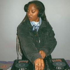 Tia Leaux