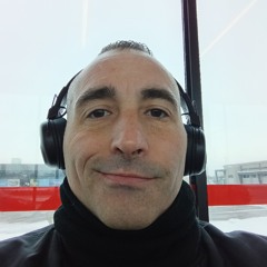 John Larivière