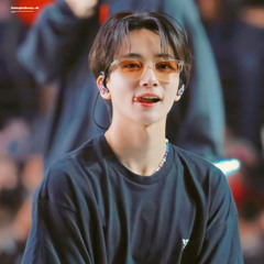 김윤진