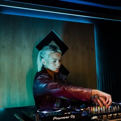 DJ Holly Lucas