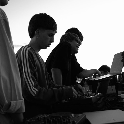 01 Progressive House M