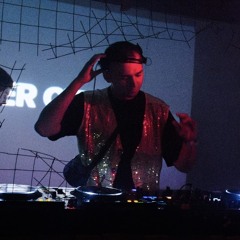 DJ kneebone